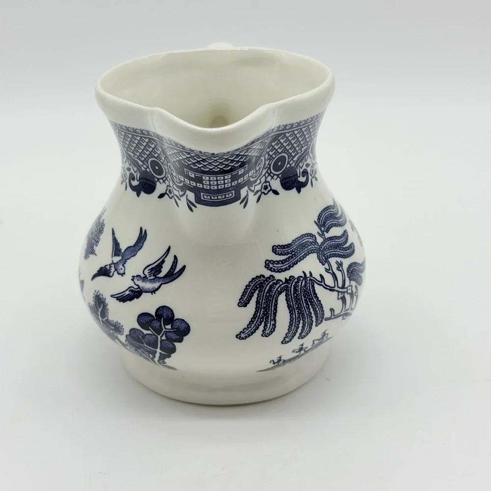 Churchill‎ England Blue Willow Creamer Pitcher Georgian Shape 4